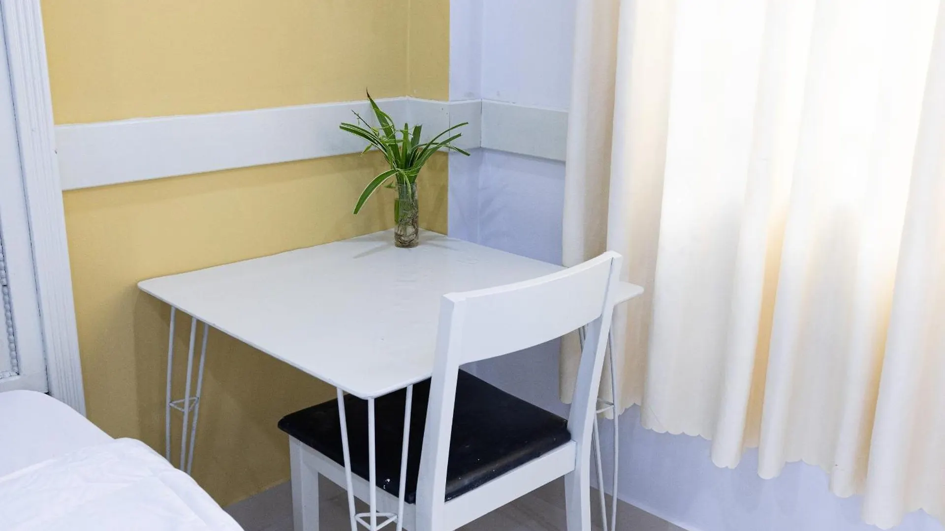 Sunny Big Window Apartments Near Airport Ho Chi Minh City
