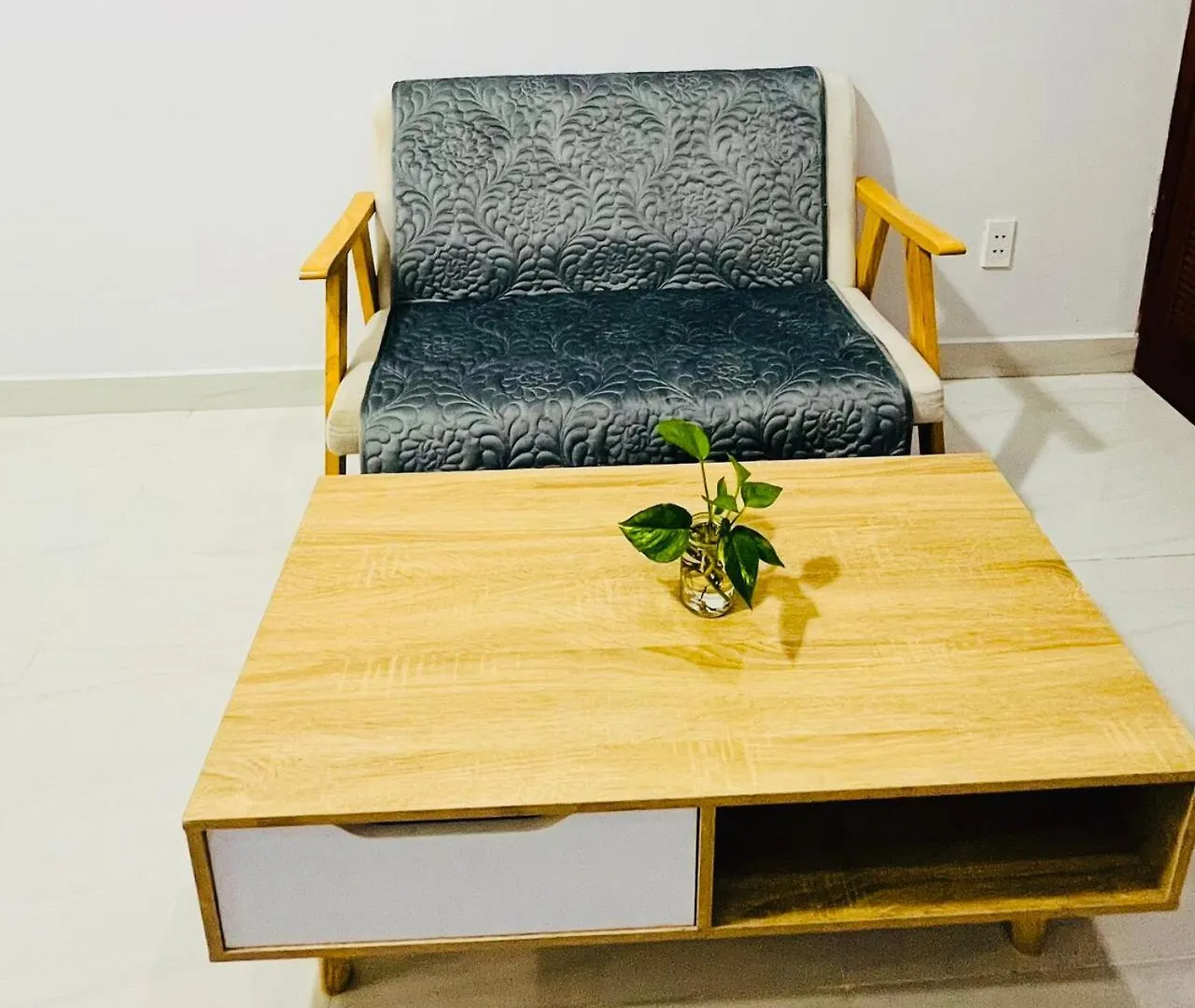 Sunny Big Window Apartments Near Airport Ho Chi Minh City