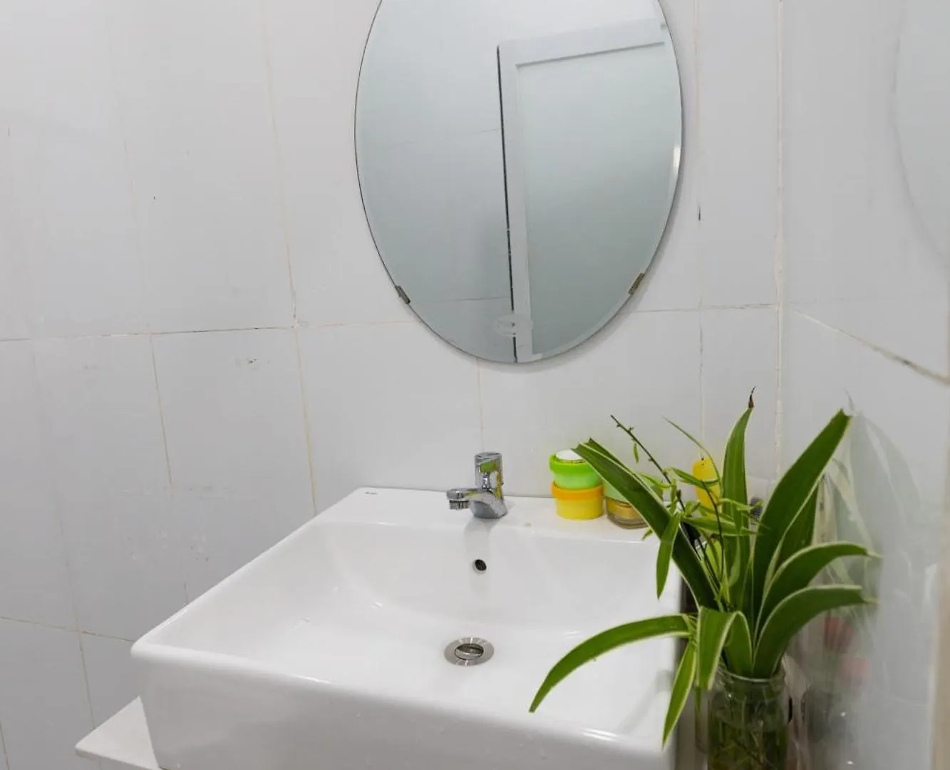 Sunny Big Window Apartments Near Airport Ho Chi Minh City