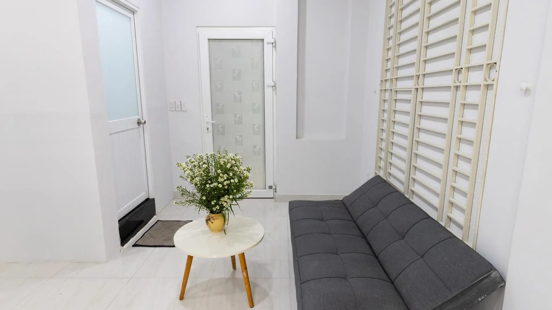 Sunny Big Window Apartments Near Airport Ho Chi Minh City