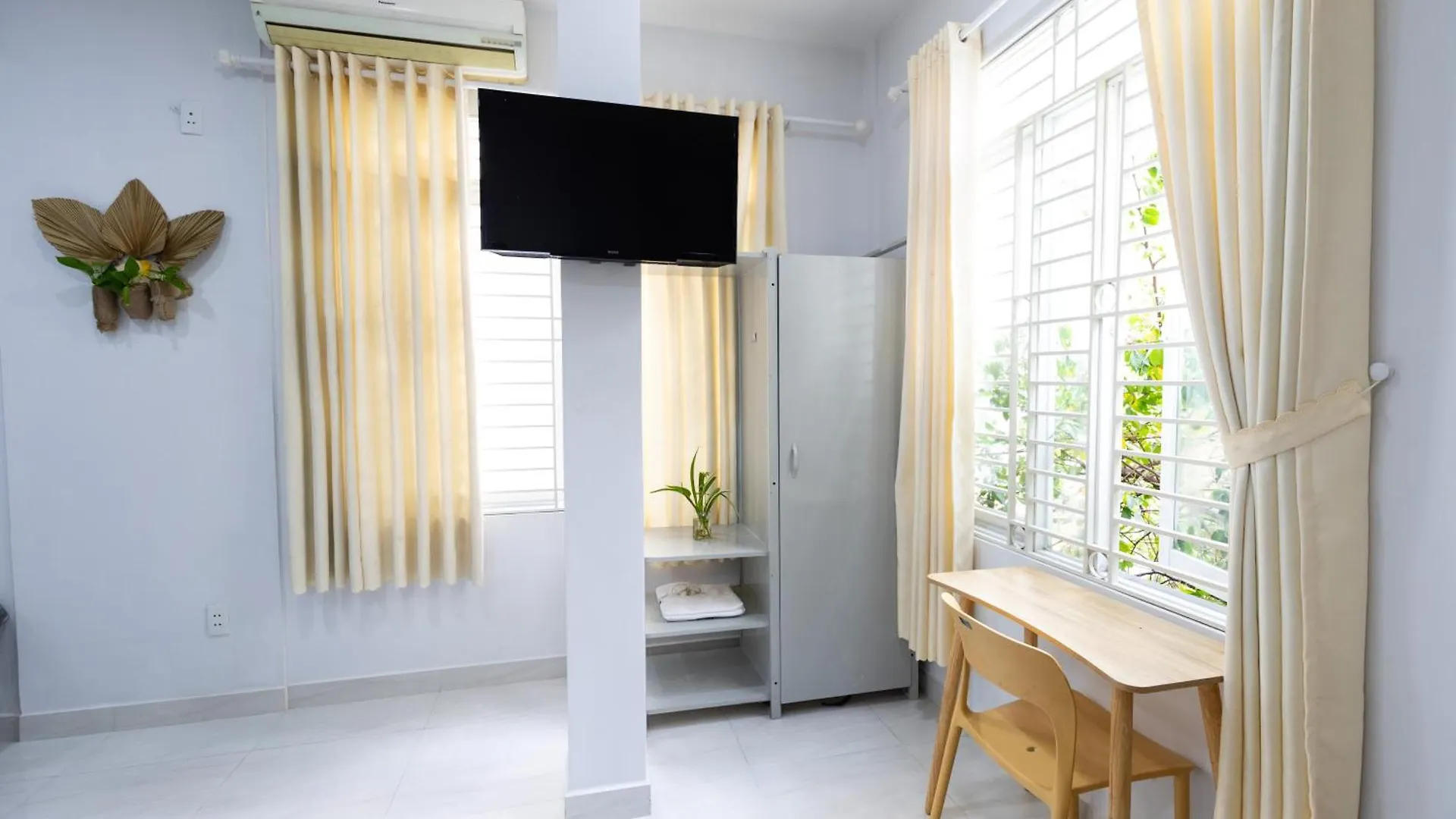 Sunny Big Window Apartments Near Airport Ho Chi Minh City