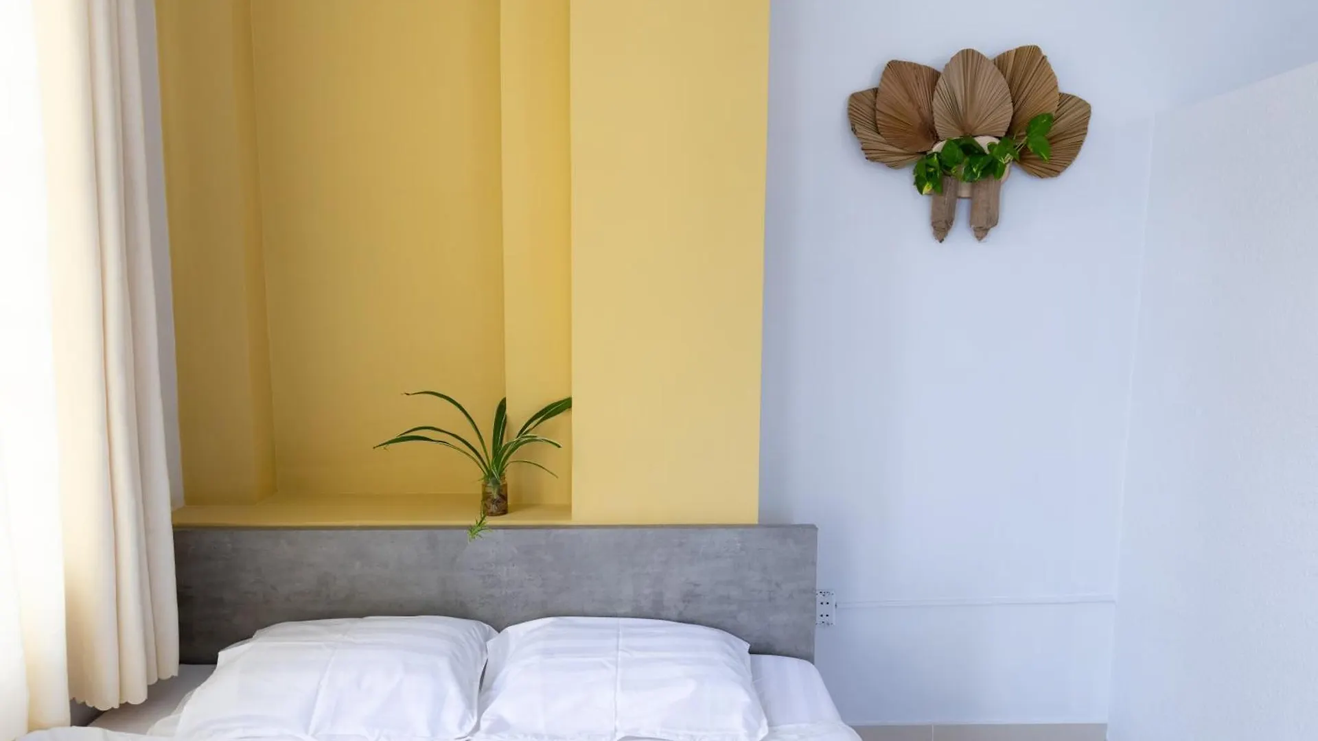 Sunny Big Window Apartments Near Airport Ho Chi Minh City