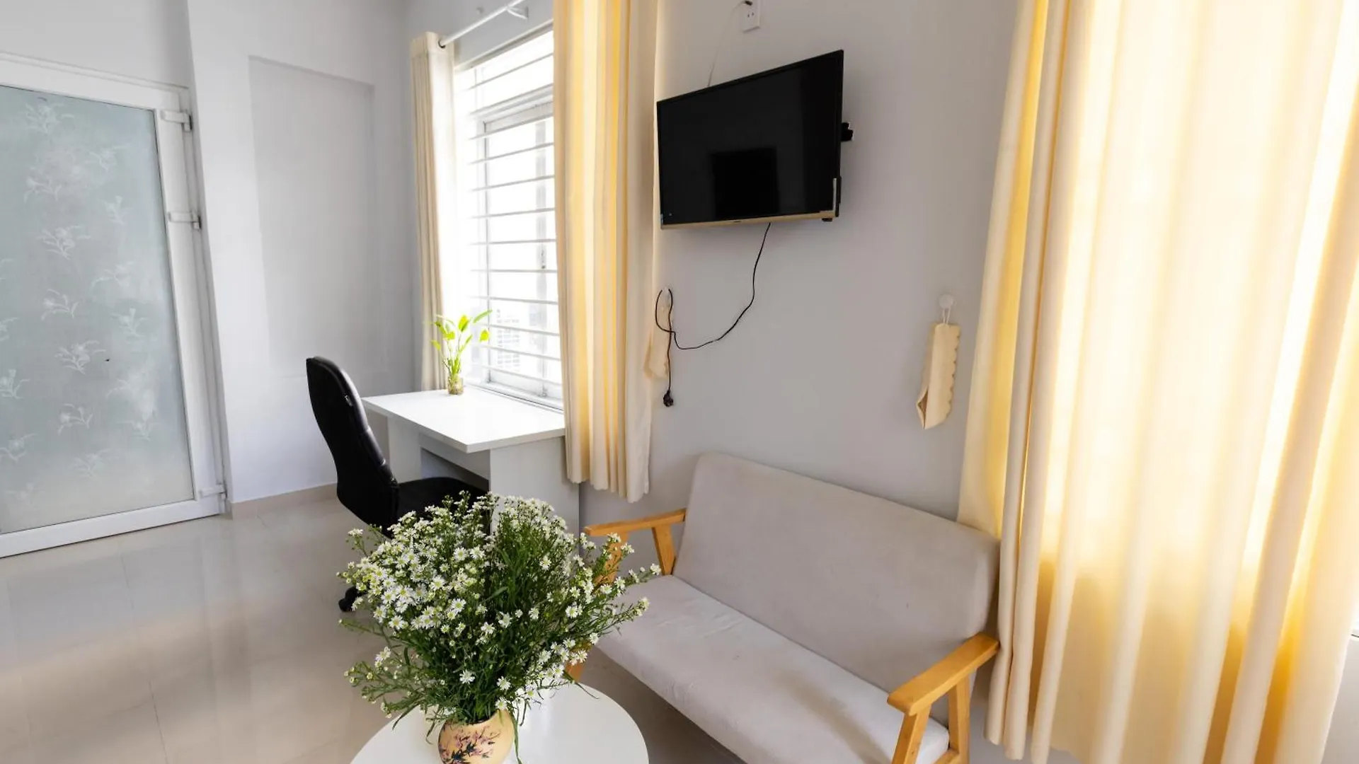 Sunny Big Window Apartments Near Airport Ho Chi Minh City 0*,