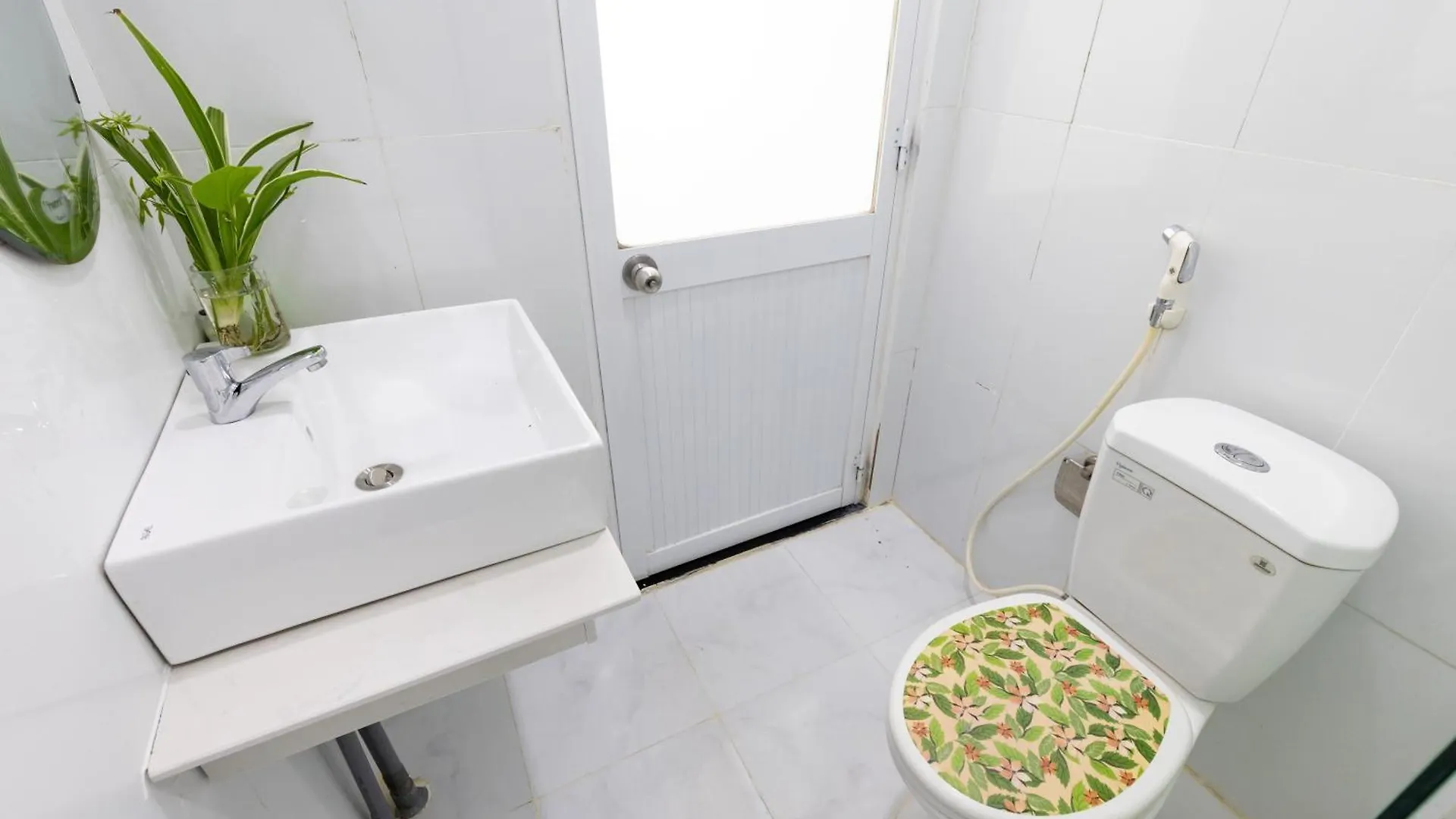 Sunny Big Window Apartments Near Airport Ho Chi Minh City