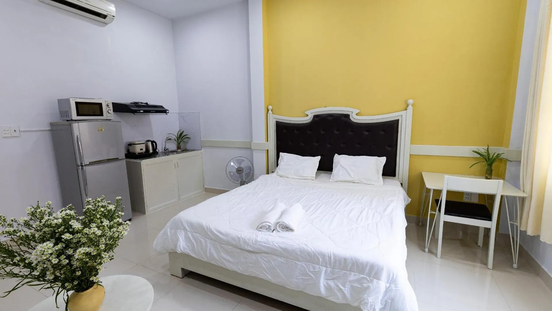 Sunny Big Window Apartments Near Airport Ho Chi Minh City 0*,  Vietnam