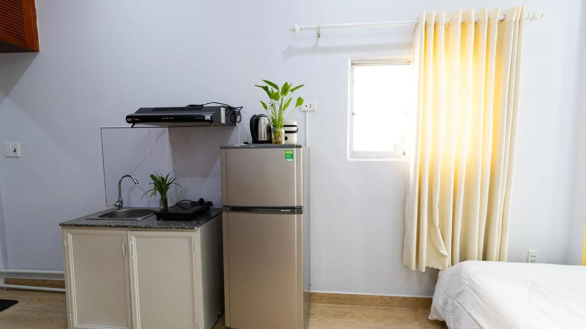Sunny Big Window Apartments Near Airport Ho Chi Minh City