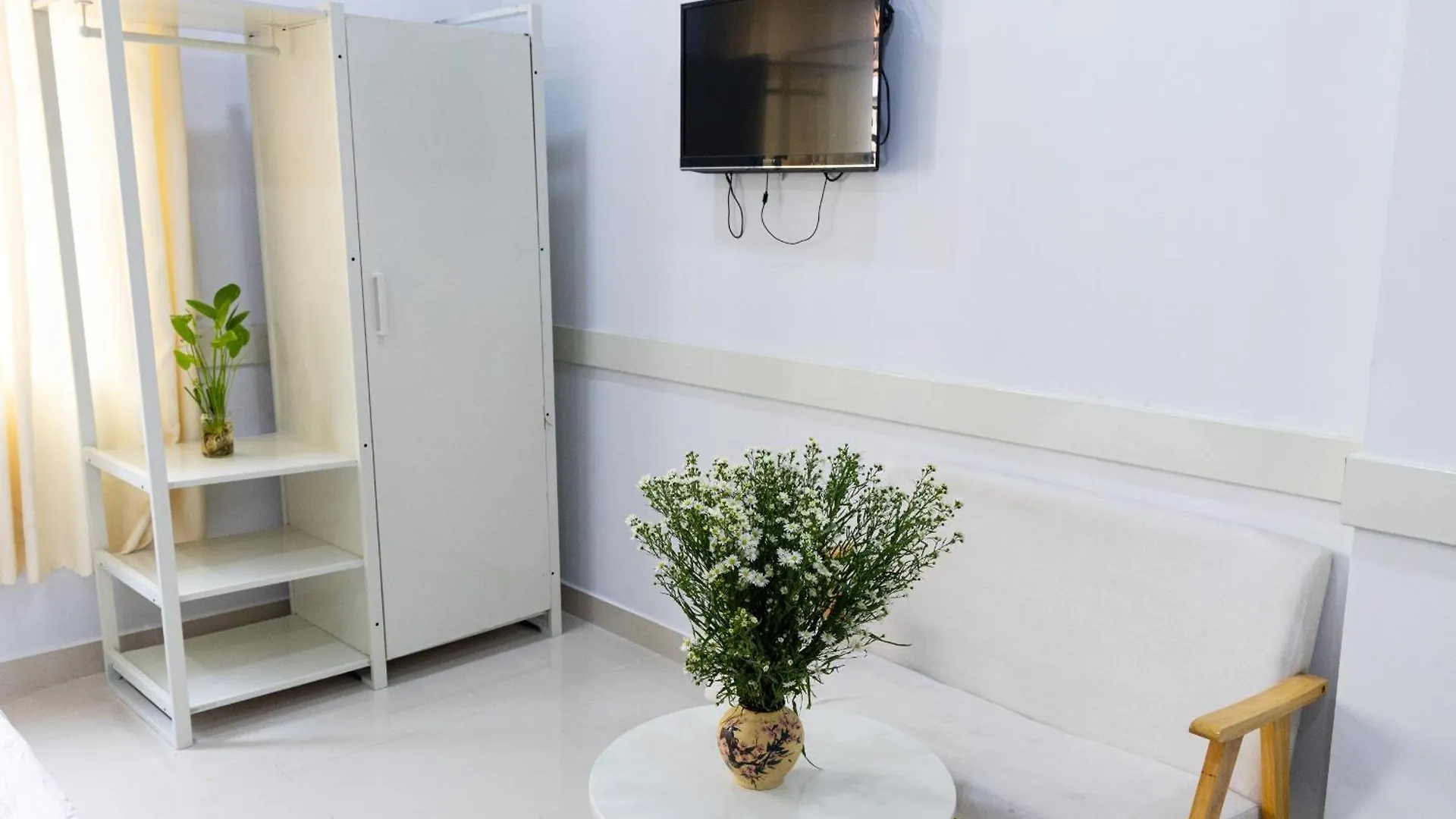 Sunny Big Window Apartments Near Airport Ho Chi Minh City