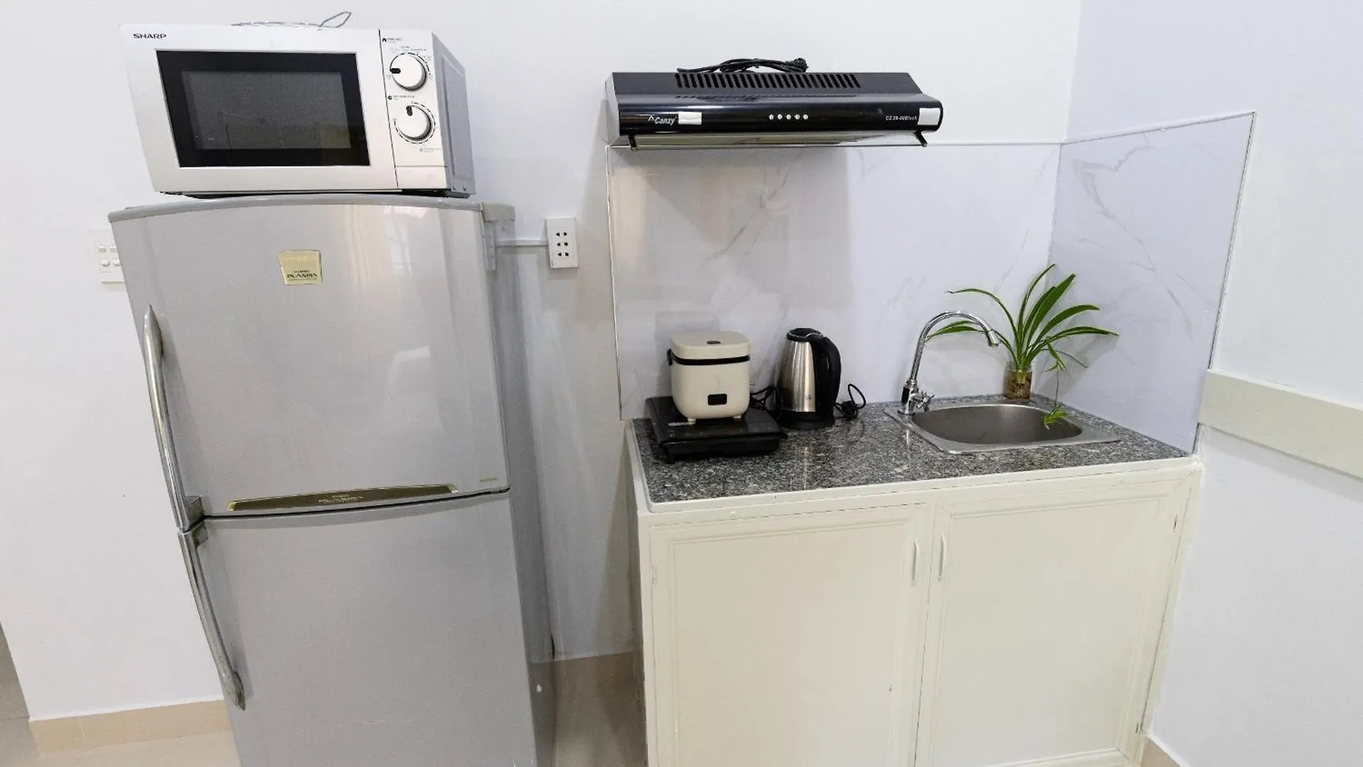 Sunny Big Window Apartments Near Airport Ho Chi Minh City